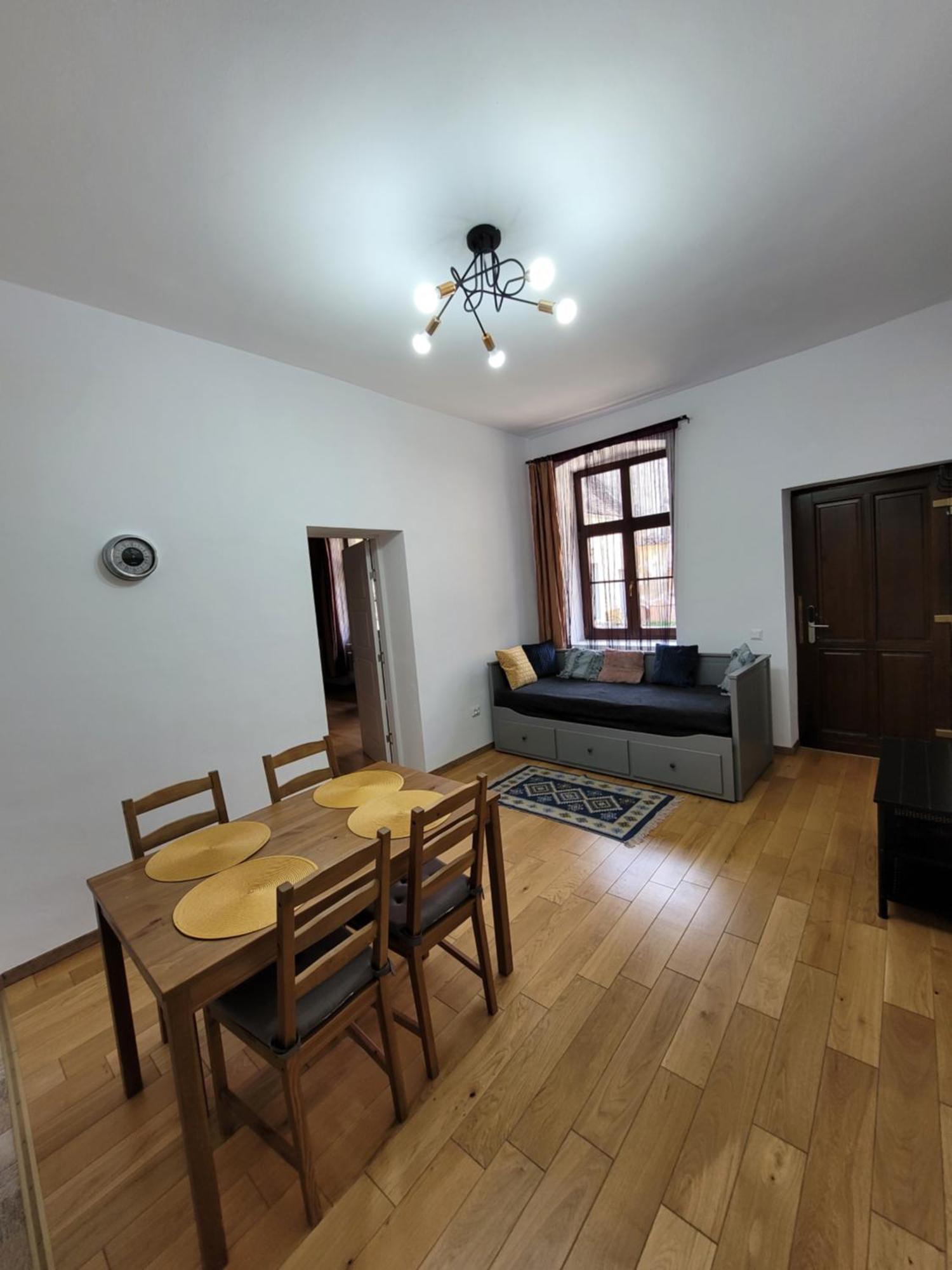 Maximus Apartments Сігішоара Номер фото